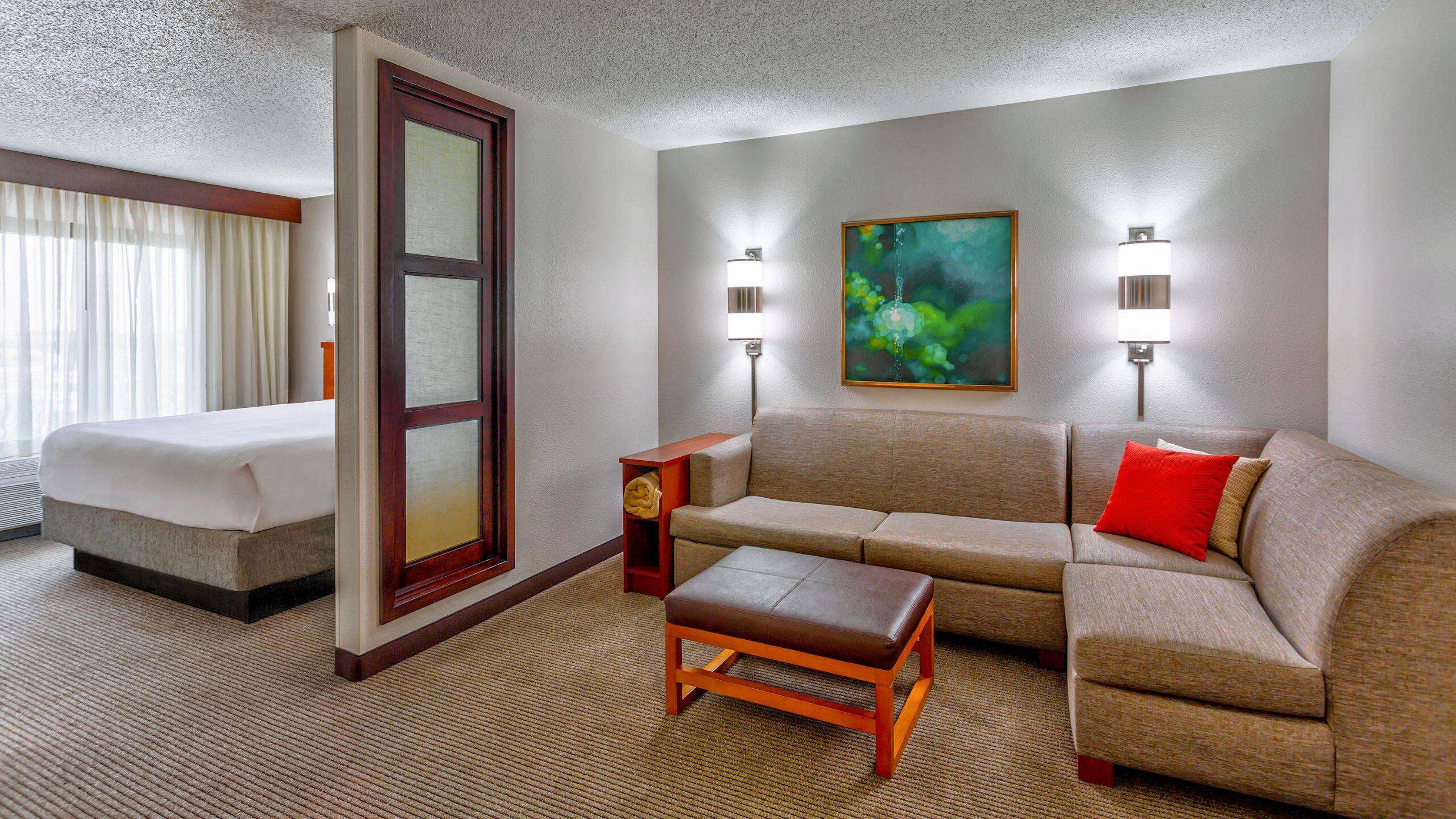 Wyndham Garden Kansas City Airport Exterior photo