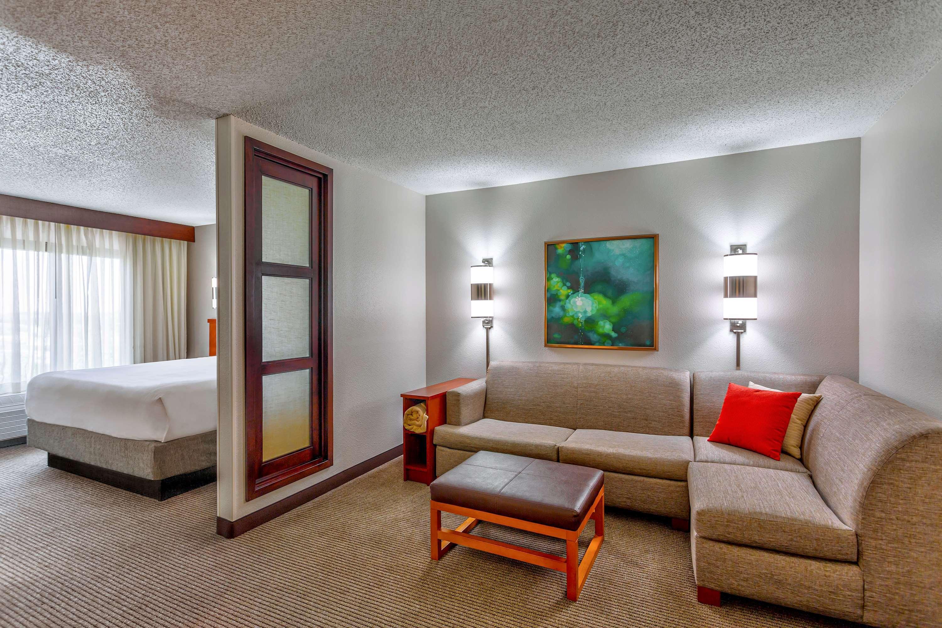 Wyndham Garden Kansas City Airport Exterior photo