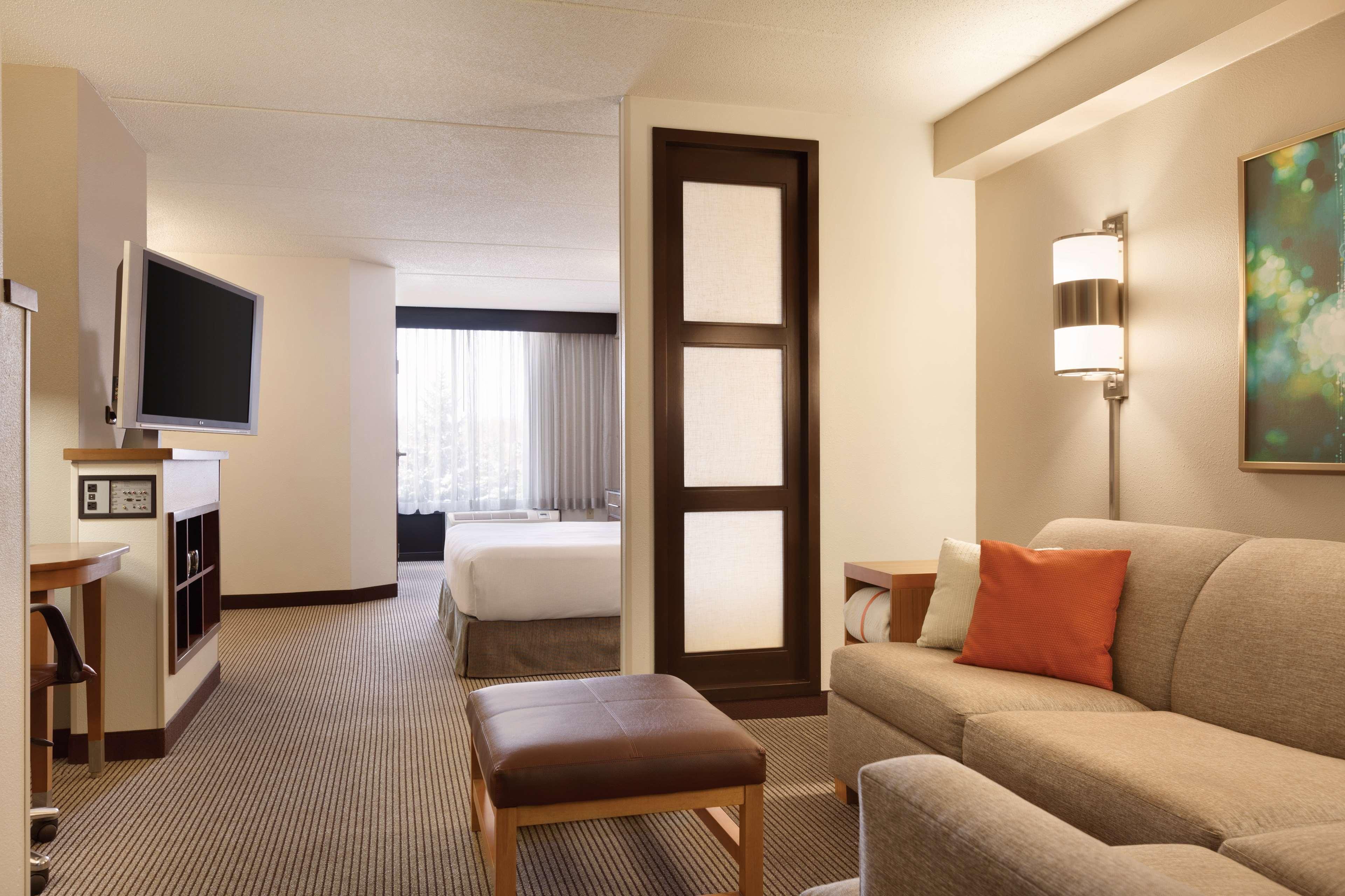 Wyndham Garden Kansas City Airport Exterior photo